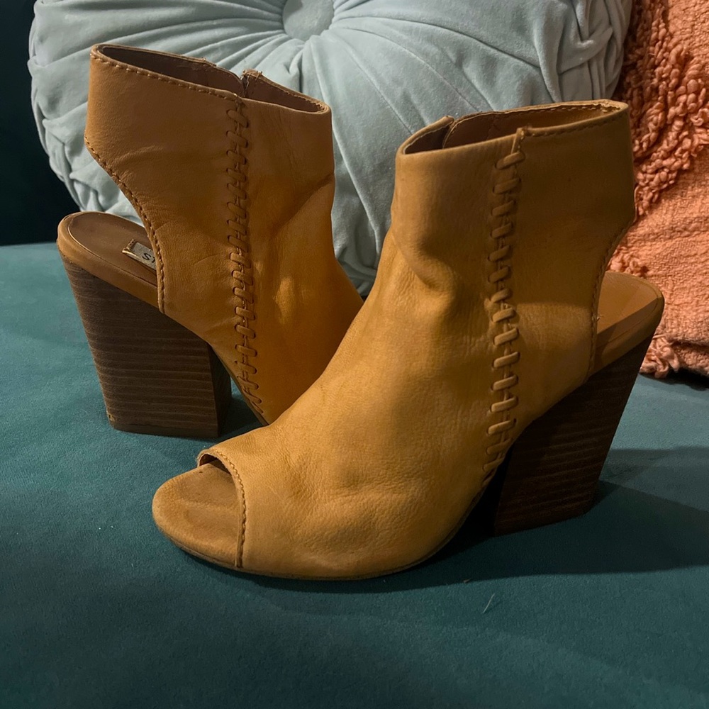 Barely Worn Tan Peep Toe Steve Madden Booties